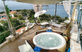 Cozy Apartment In Utjeha With House Sea View